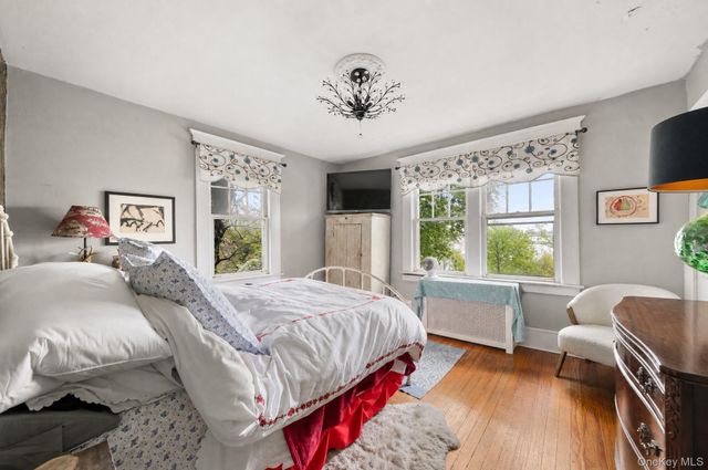 270 Richmond Terrace, Staten Island, NY 10301