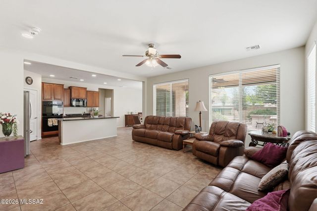 715 W Camino Curvitas, Sahuarita, AZ 85629