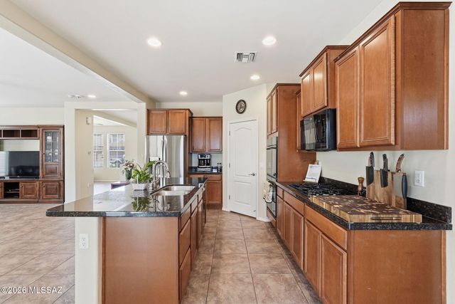 715 W Camino Curvitas, Sahuarita, AZ 85629