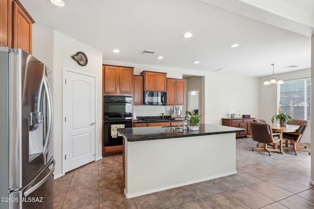 715 W Camino Curvitas, Sahuarita, AZ 85629