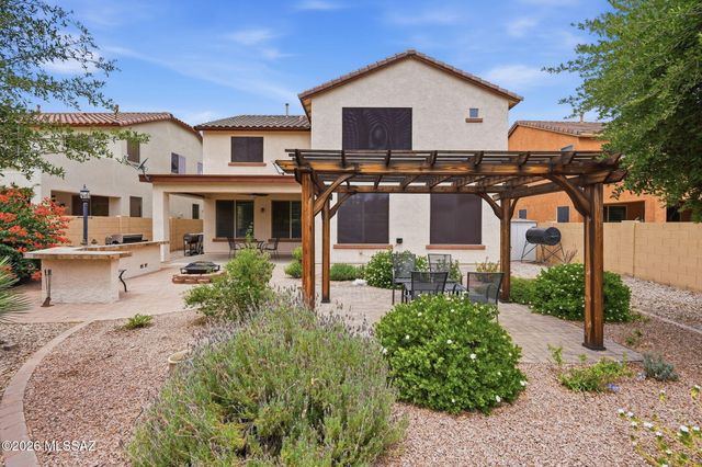 715 W Camino Curvitas, Sahuarita, AZ 85629