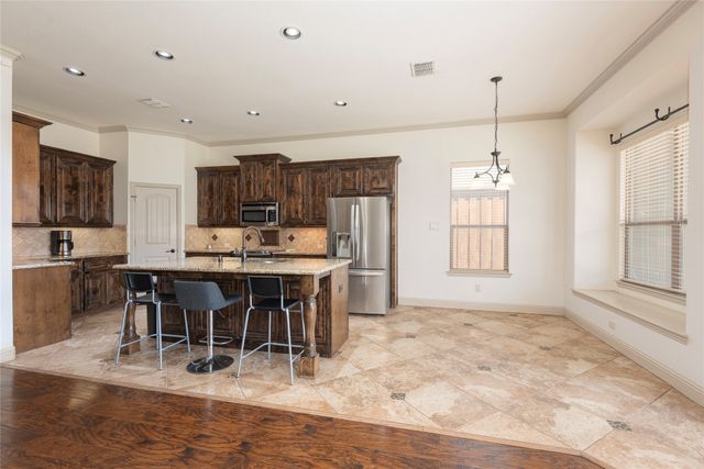 106 Highwood Avenue, Oak Point, TX 75068