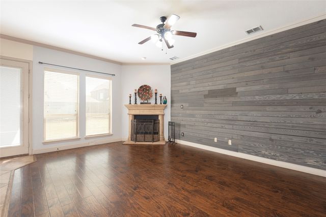 106 Highwood Avenue, Oak Point, TX 75068