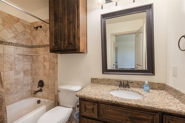 106 Highwood Avenue, Oak Point, TX 75068