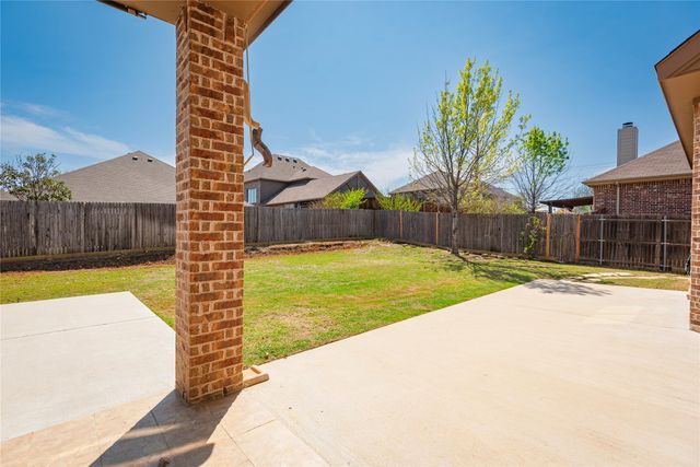 106 Highwood Avenue, Oak Point, TX 75068