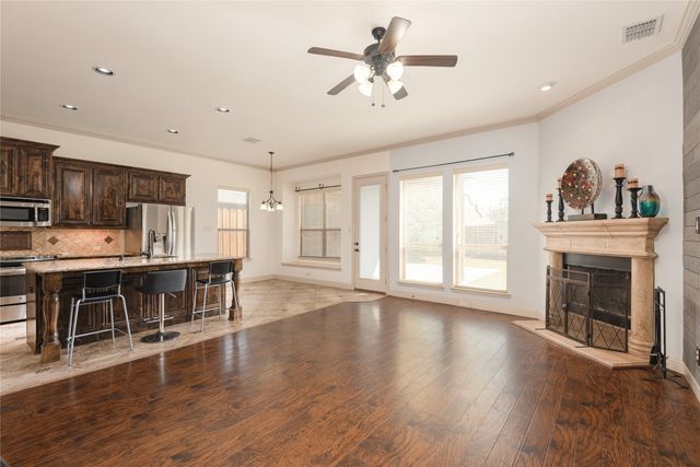 106 Highwood Avenue, Oak Point, TX 75068