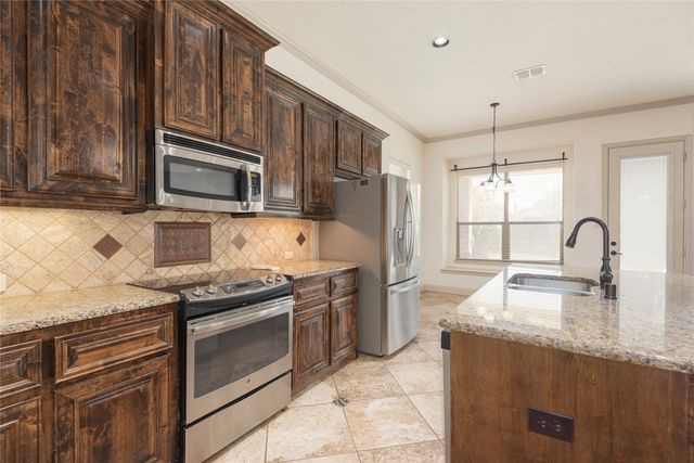 106 Highwood Avenue, Oak Point, TX 75068