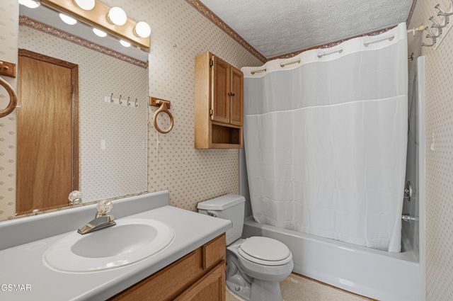 2821 Burnett Drive, Kodak, TN 37764