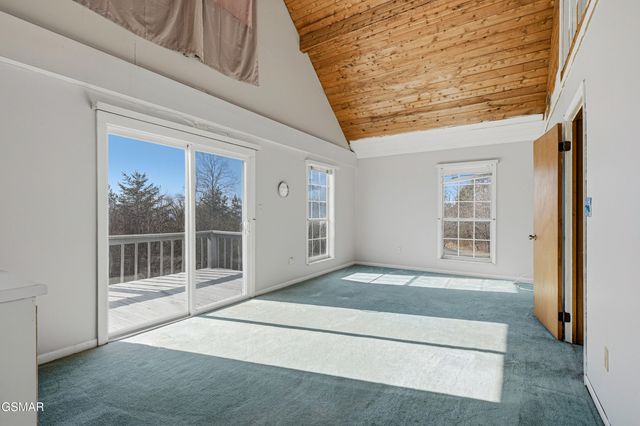 2821 Burnett Drive, Kodak, TN 37764