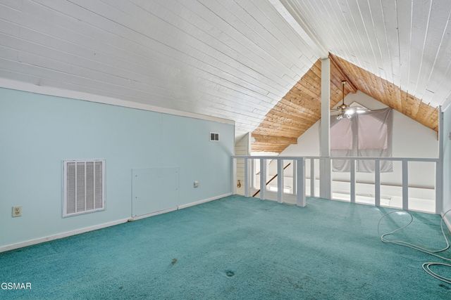 2821 Burnett Drive, Kodak, TN 37764