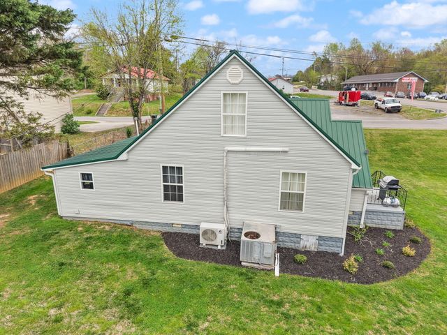 31 Cemetery Road, Williamsburg, KY 40769