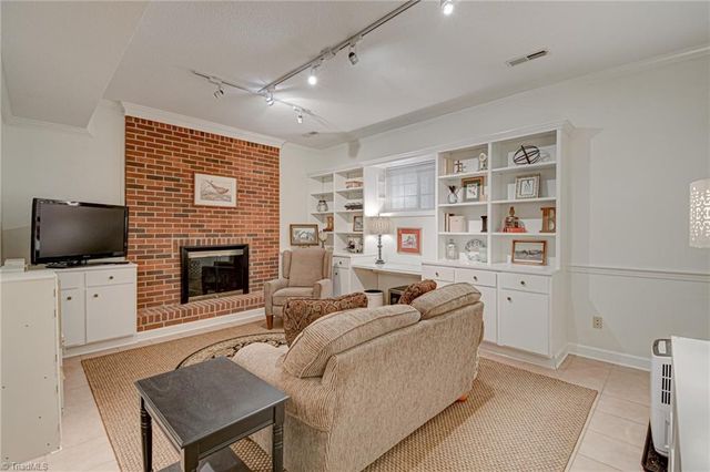 1708 Briar Lake Road, Winston-salem, NC 27103