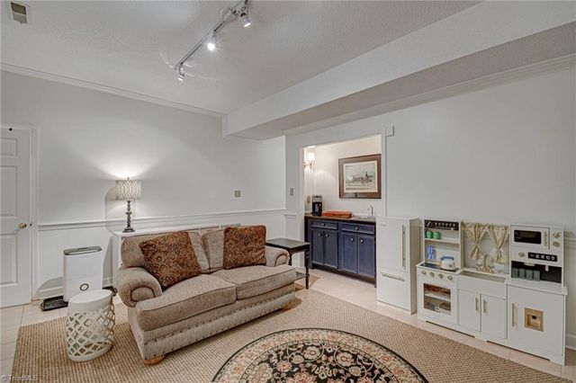 1708 Briar Lake Road, Winston-salem, NC 27103
