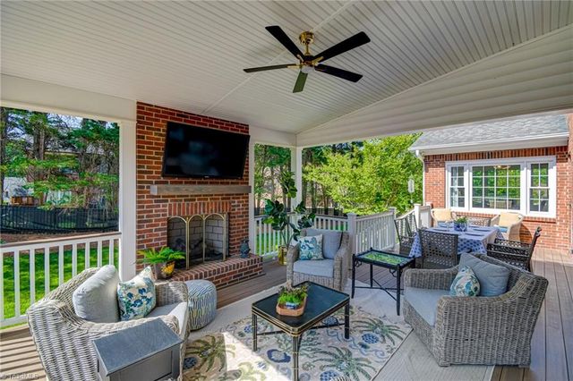 1708 Briar Lake Road, Winston-salem, NC 27103