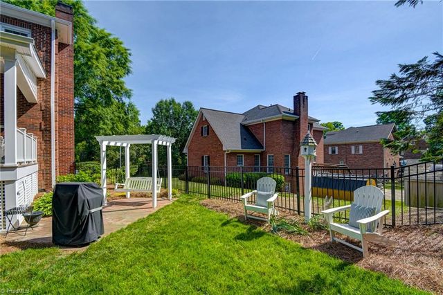 1708 Briar Lake Road, Winston-salem, NC 27103
