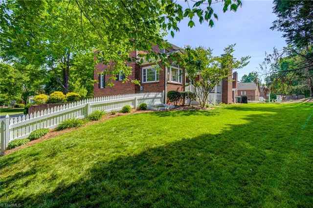 1708 Briar Lake Road, Winston-salem, NC 27103