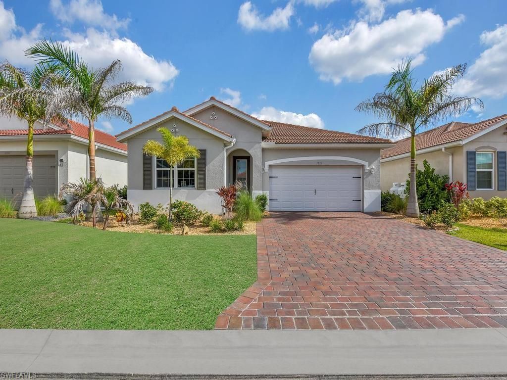 3824 Crosswater DR, NORTH FORT MYERS, FL 33917 — exterior