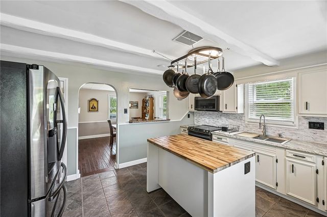 4065 Airport Road, Hanover Twp, PA 18109