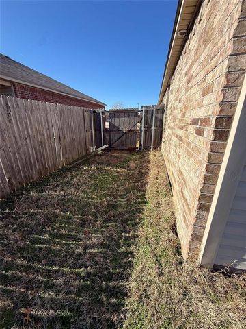 10212 Hidden Village Drive, Oklahoma City, OK 73120