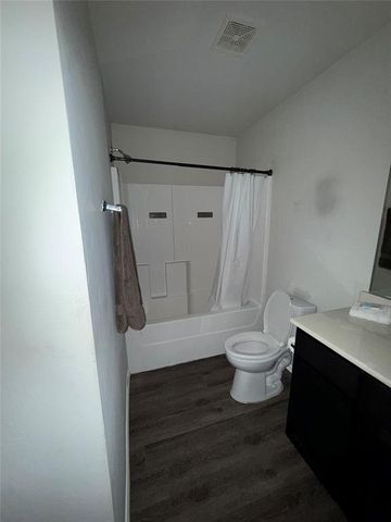 10212 Hidden Village Drive, Oklahoma City, OK 73120