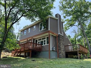 334 SHENANDOAH RIVER DR, Harpers Ferry, WV 25425