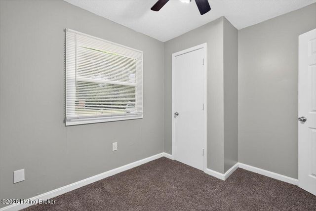 5307 Armsmere Way, Louisville, KY 40218
