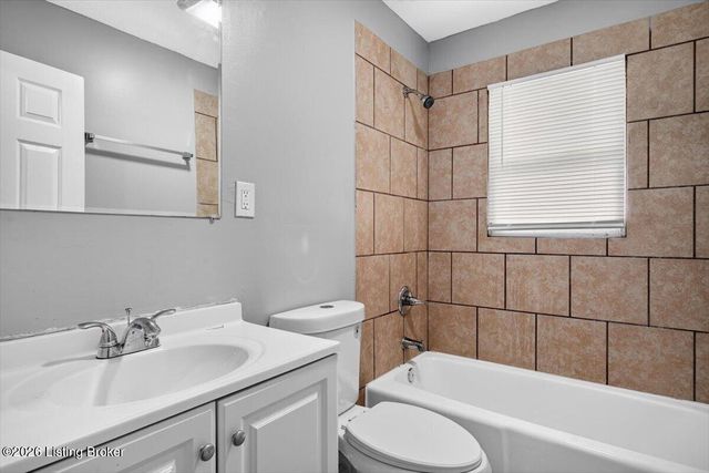 5307 Armsmere Way, Louisville, KY 40218