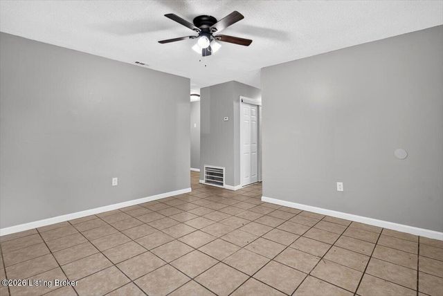 5307 Armsmere Way, Louisville, KY 40218