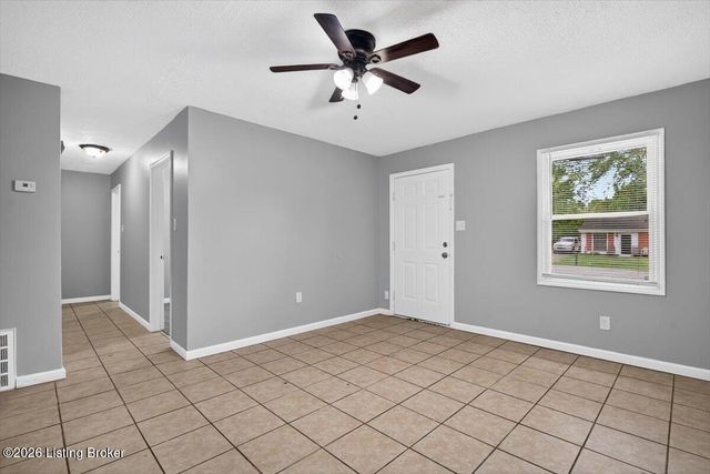 5307 Armsmere Way, Louisville, KY 40218