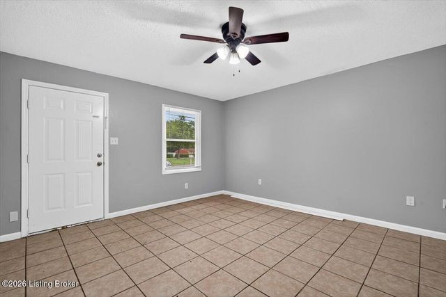 5307 Armsmere Way, Louisville, KY 40218