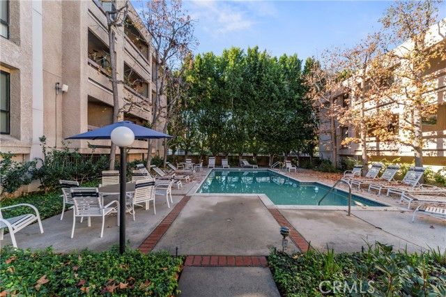 15231 Magnolia 221, Sherman Oaks, CA 91403