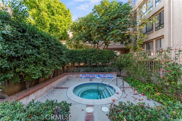 15231 Magnolia 221, Sherman Oaks, CA 91403