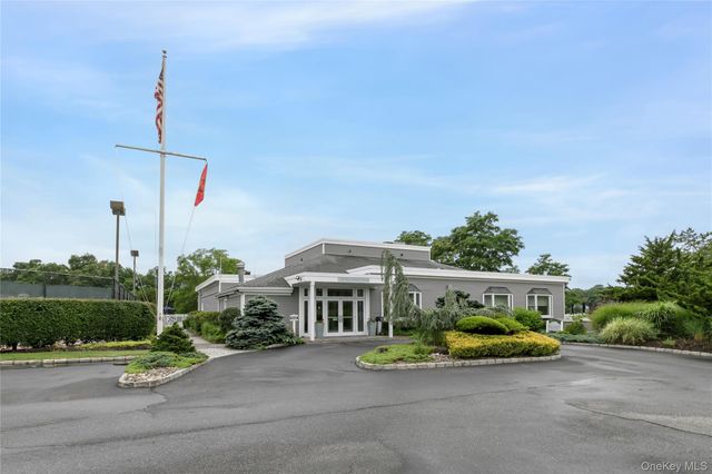 605 Bay View Circle 5, Moriches, NY 11955