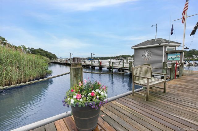 605 Bay View Circle 5, Moriches, NY 11955