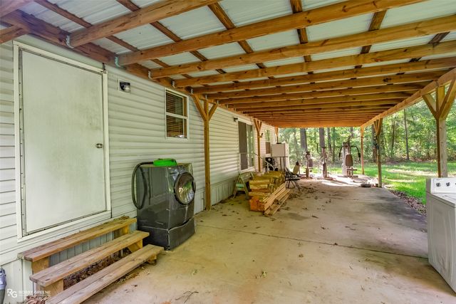 243 N Cloverleaf Drive, Haughton, LA 71037
