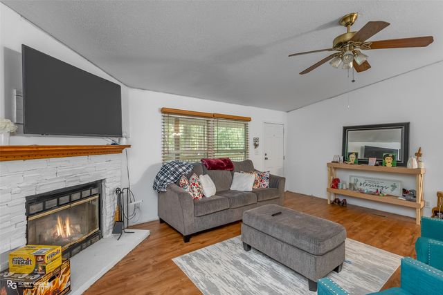 243 N Cloverleaf Drive, Haughton, LA 71037