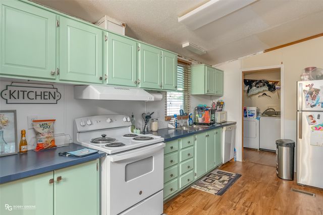 243 N Cloverleaf Drive, Haughton, LA 71037