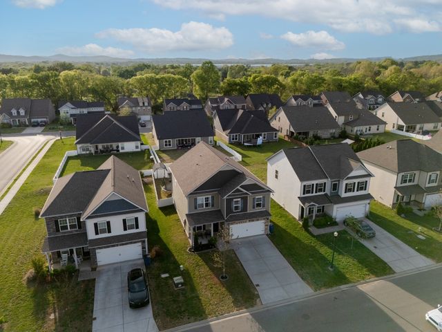 315 Petunia Dr, Smyrna, TN 37167