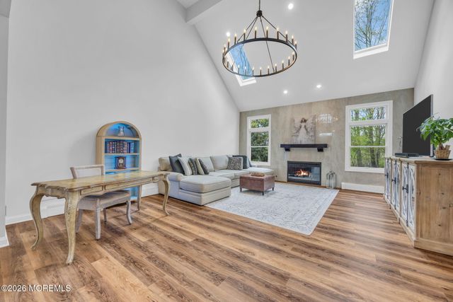 21 Appaloosa Drive, Manalapan, NJ 07726