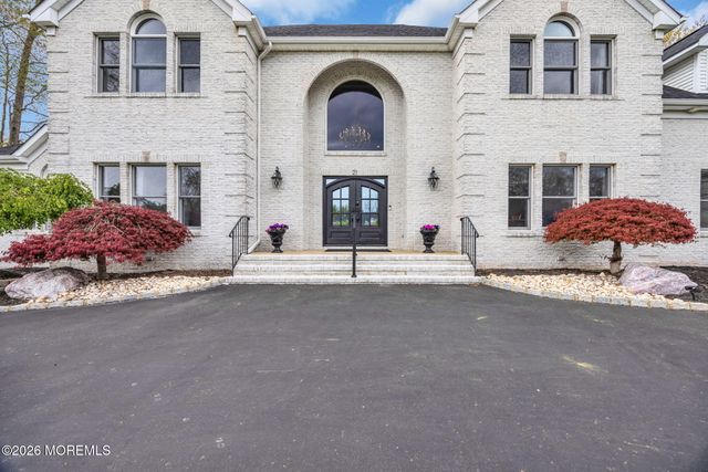21 Appaloosa Drive, Manalapan, NJ 07726