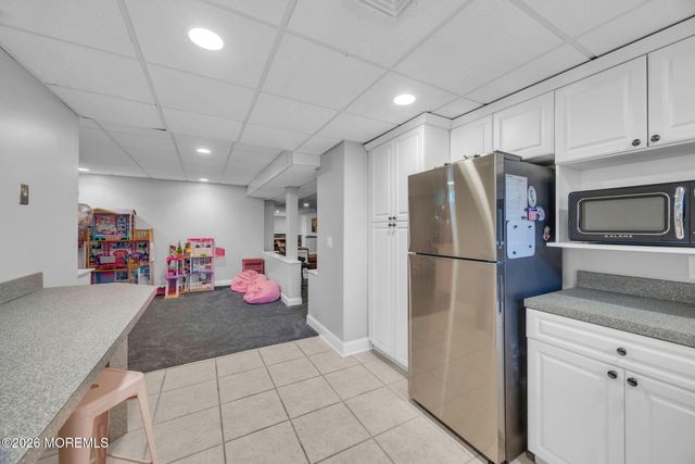 21 Appaloosa Drive, Manalapan, NJ 07726