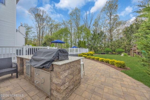21 Appaloosa Drive, Manalapan, NJ 07726