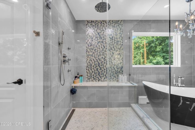 21 Appaloosa Drive, Manalapan, NJ 07726