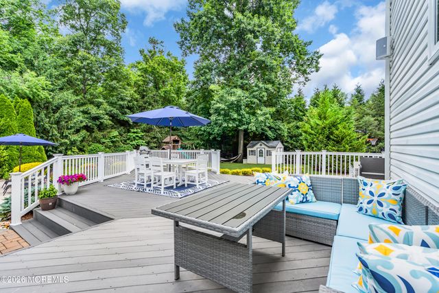 21 Appaloosa Drive, Manalapan, NJ 07726