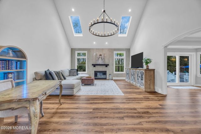 21 Appaloosa Drive, Manalapan, NJ 07726