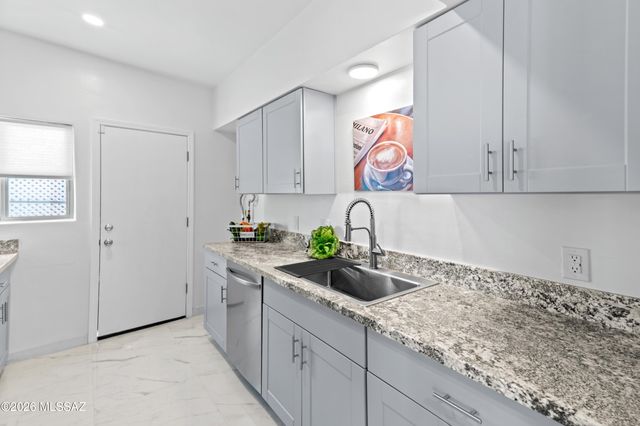 536 E Seneca Street, Tucson, AZ 85705