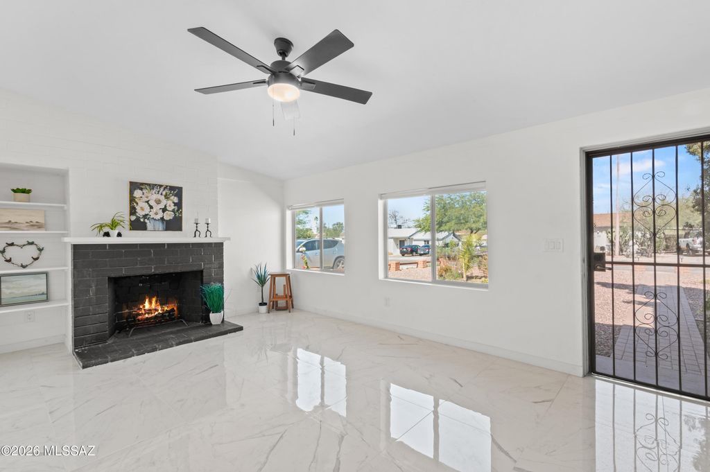 536 E Seneca Street, Tucson, AZ 85705