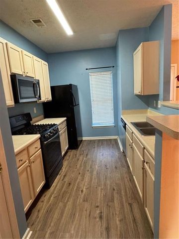 2853 Walden Lake Bend, Decatur, GA 30035
