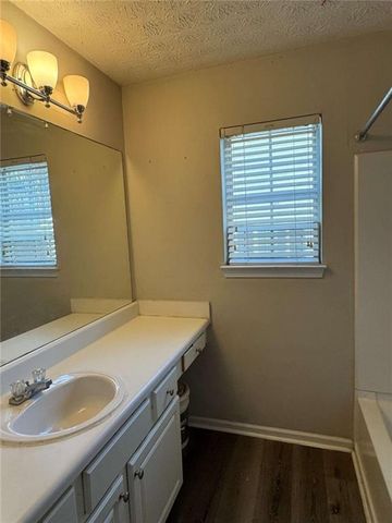 2853 Walden Lake Bend, Decatur, GA 30035