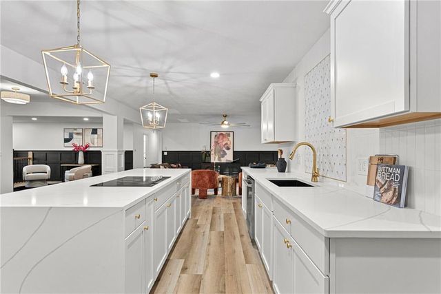 9601 W 104th Terrace, Overland Park, KS 66212